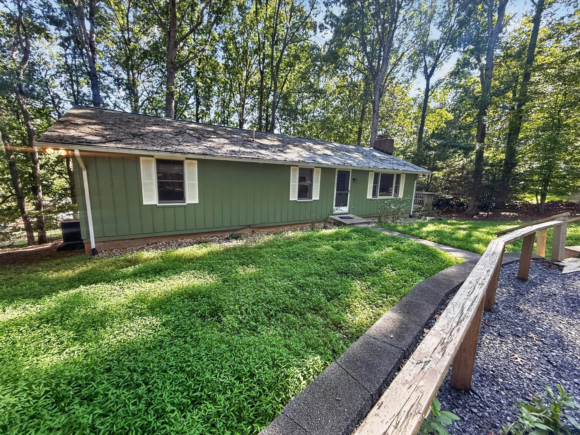 200 Retreat LN