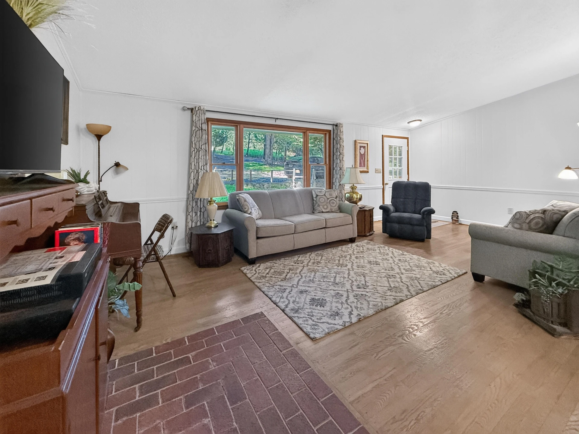 200 Retreat LN - Photo 3