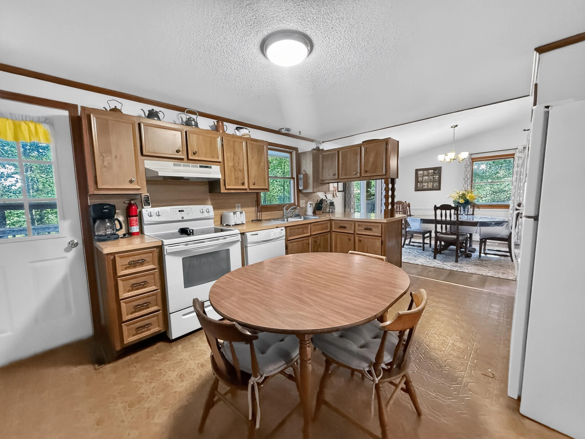 200 Retreat LN - Photo 6