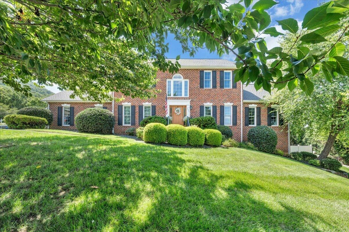 5827 Winnbrook DR