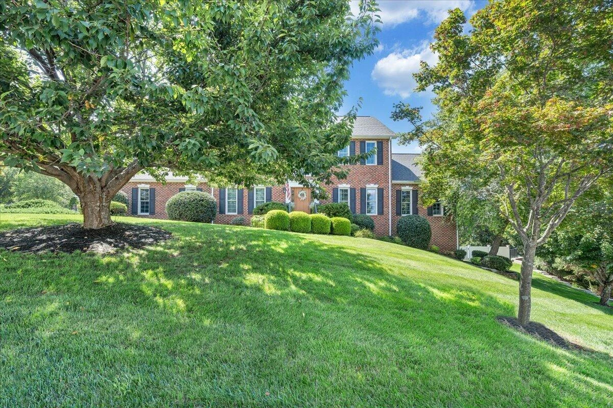 5827 Winnbrook DR - Photo 2
