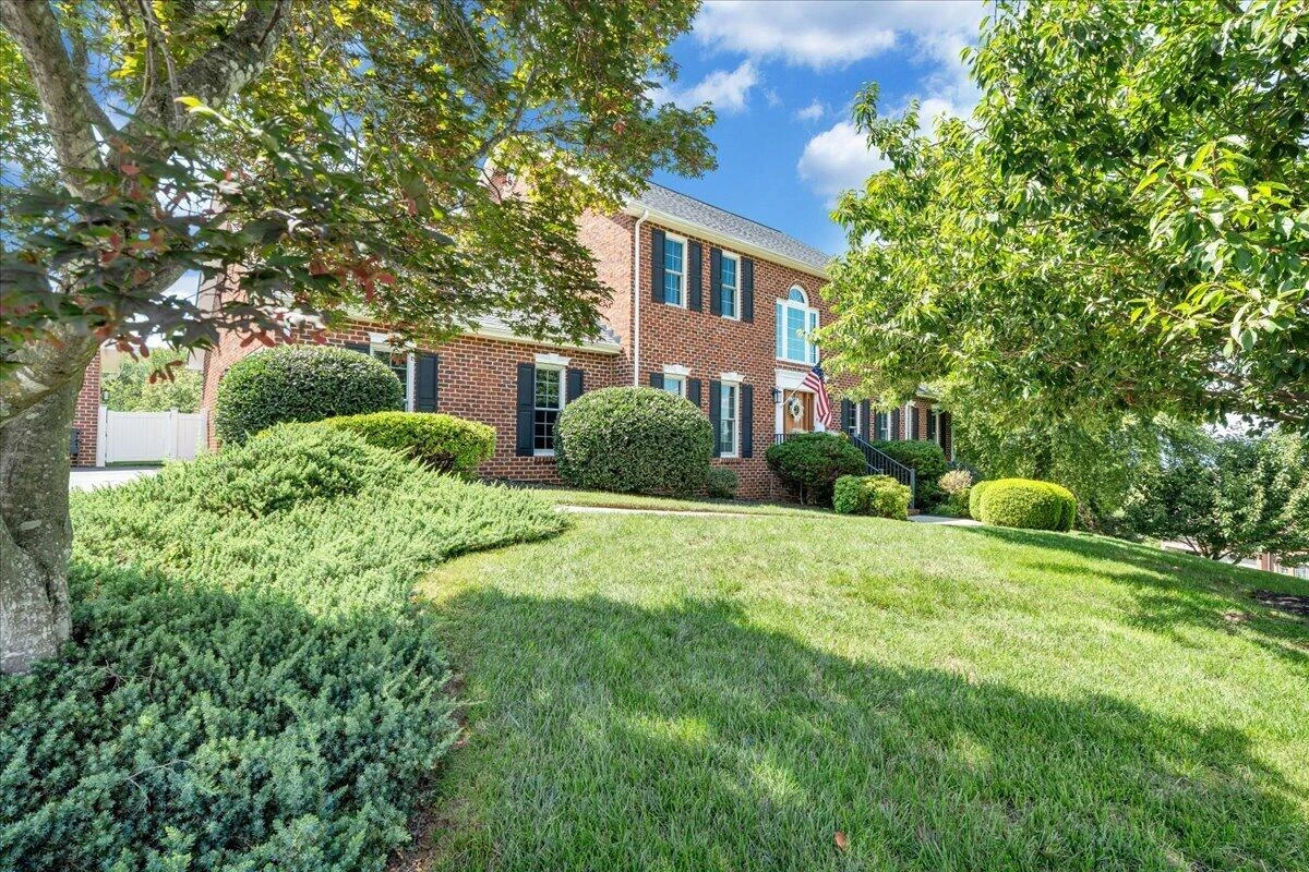 5827 Winnbrook DR - Photo 3