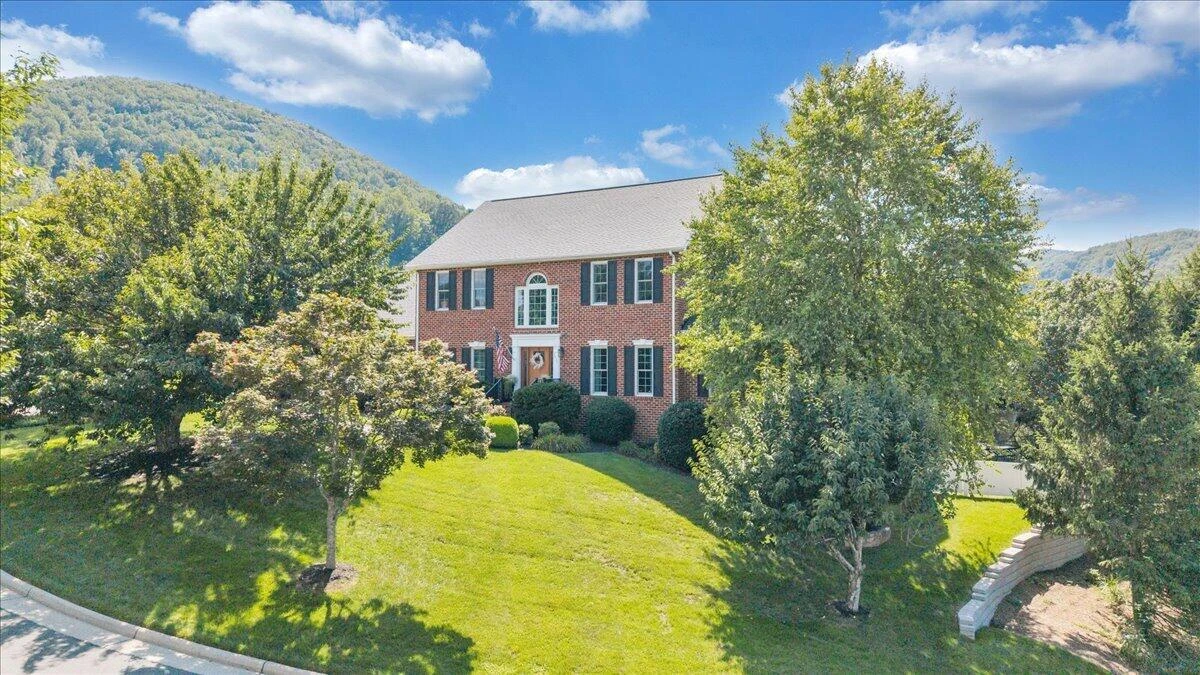 5827 Winnbrook DR - Photo 6