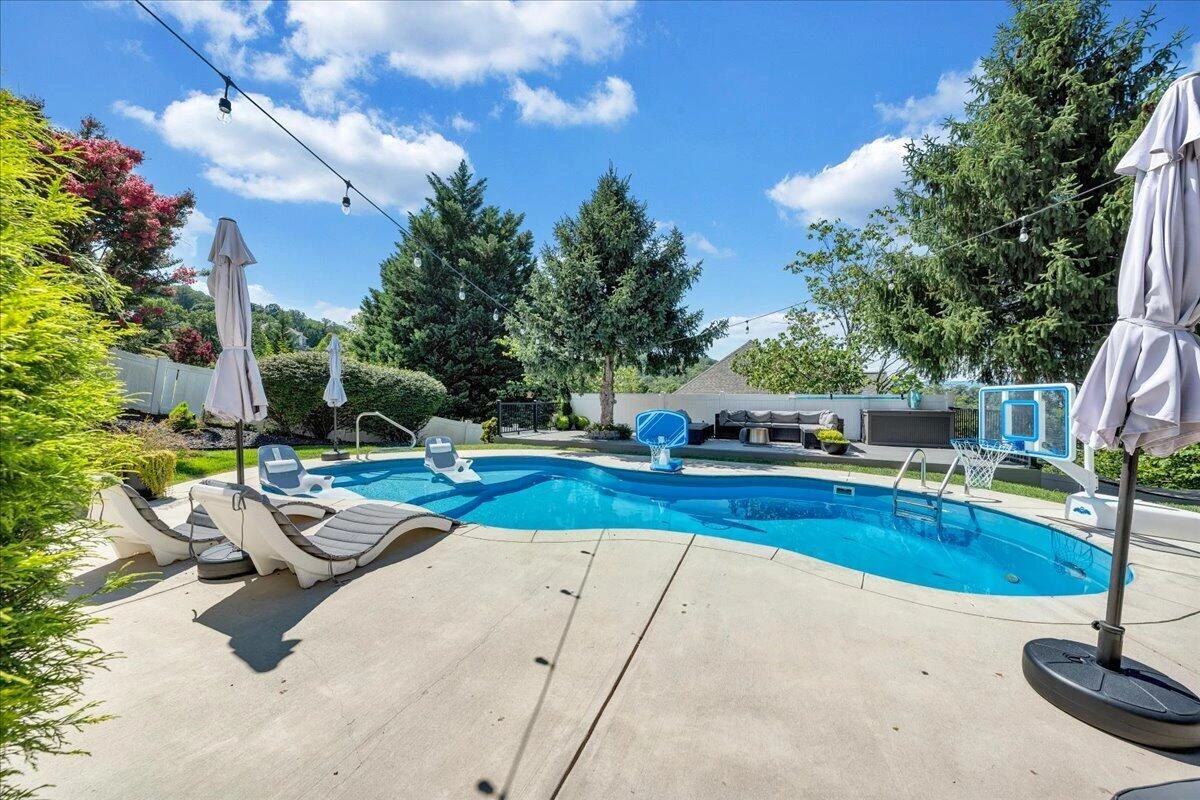 5827 Winnbrook DR - Photo 74