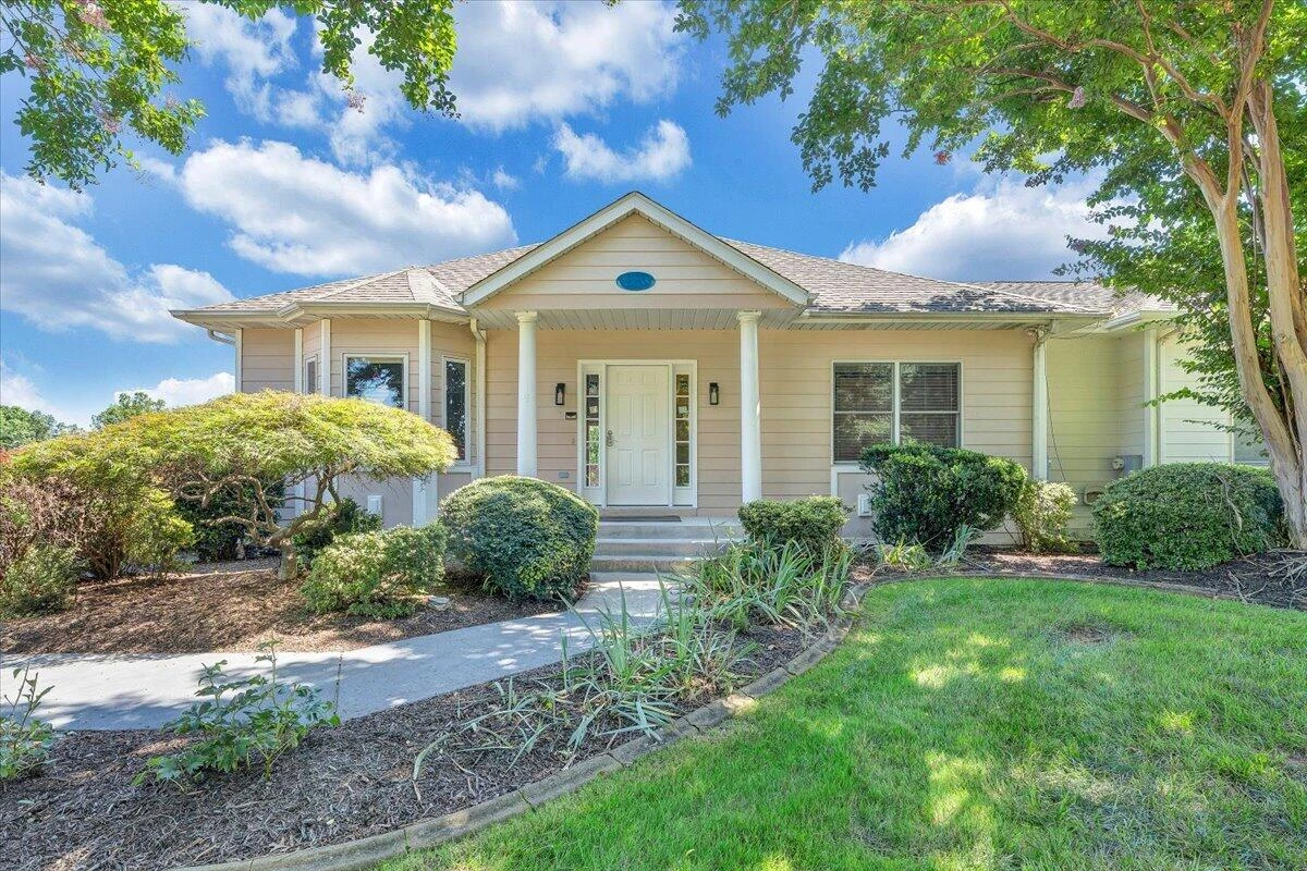 2326 Lake Retreat RD - Photo 2