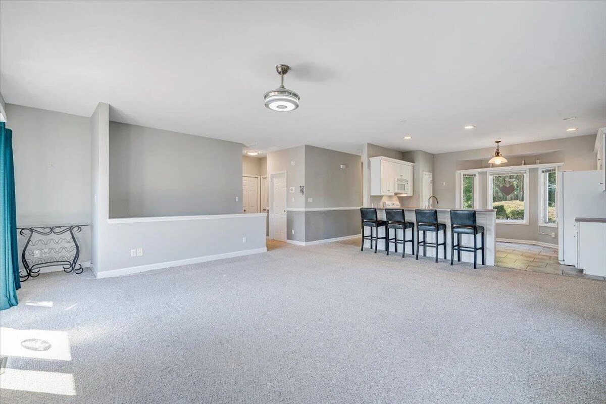 2326 Lake Retreat RD - Photo 8