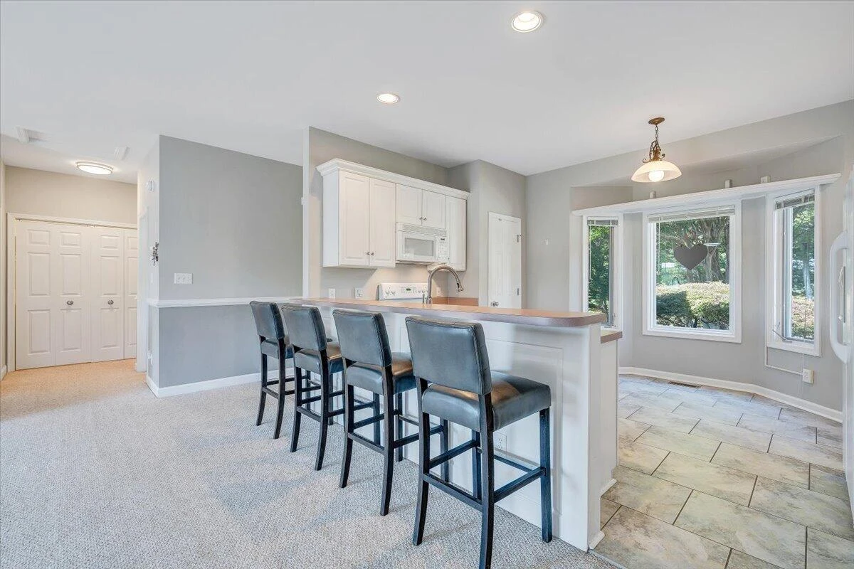 2326 Lake Retreat RD - Photo 10