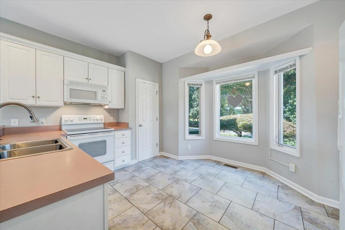 2326 Lake Retreat RD - Photo 11