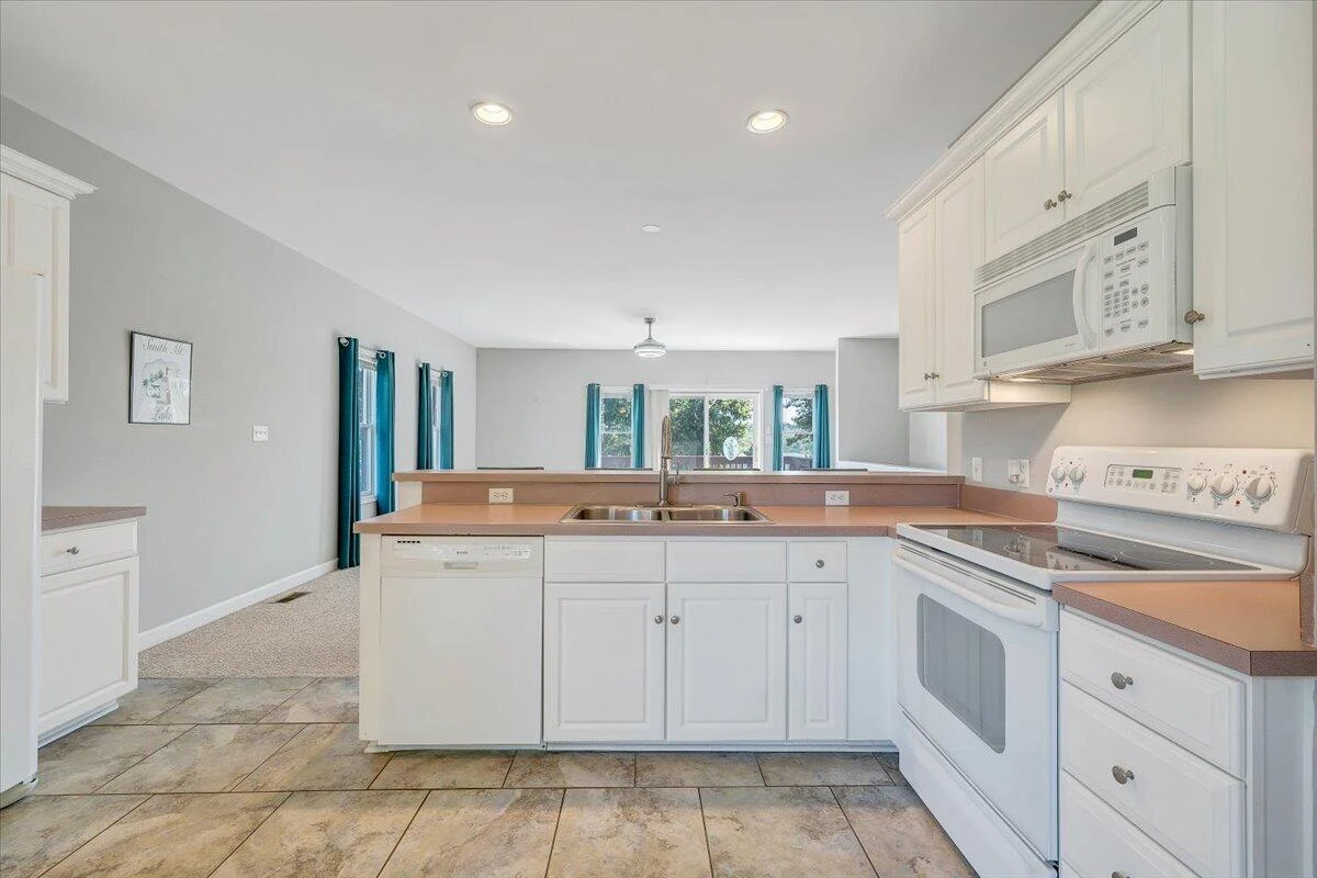 2326 Lake Retreat RD - Photo 12