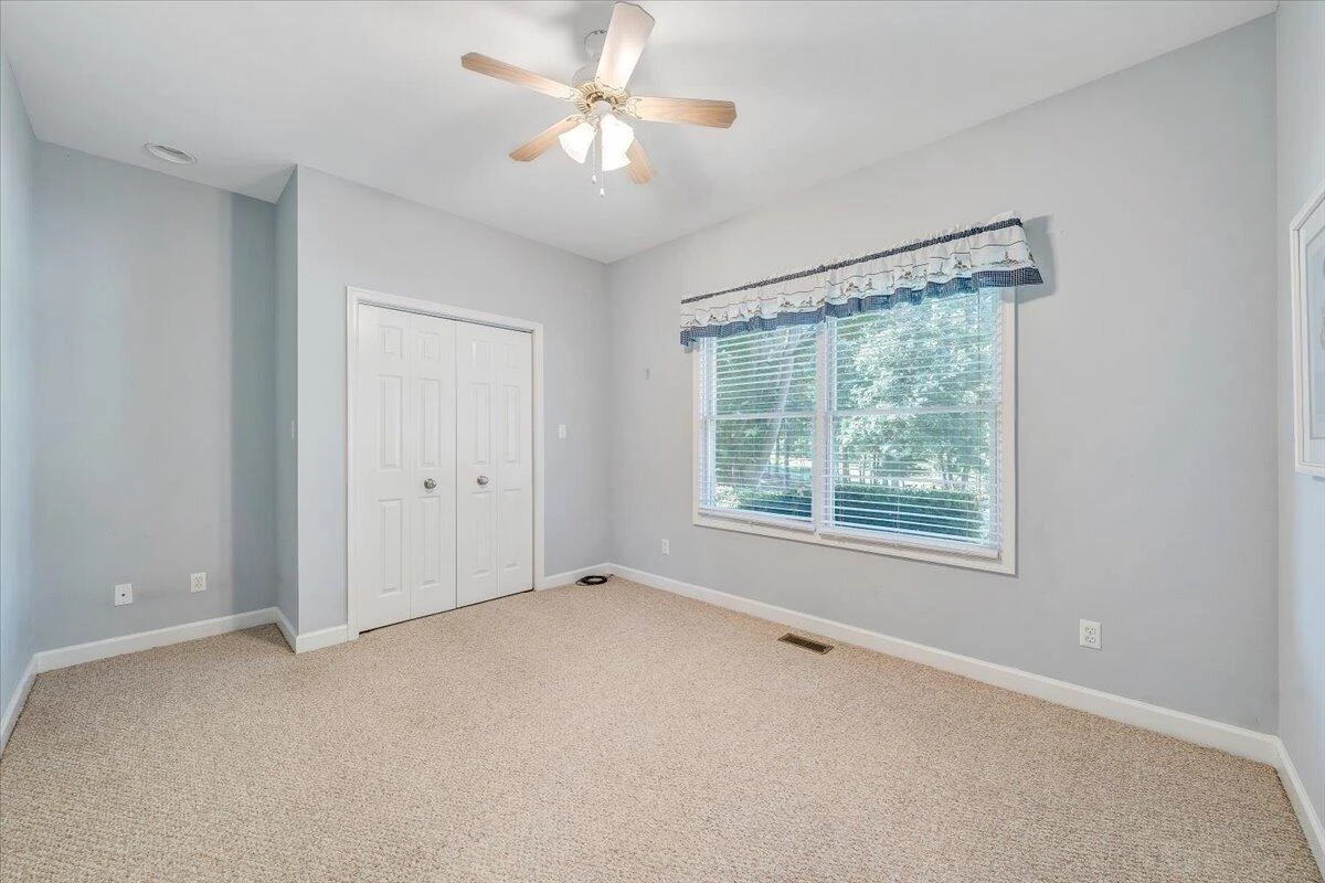 2326 Lake Retreat RD - Photo 19