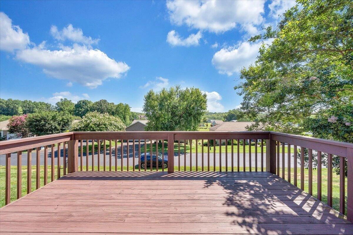 2326 Lake Retreat RD - Photo 24