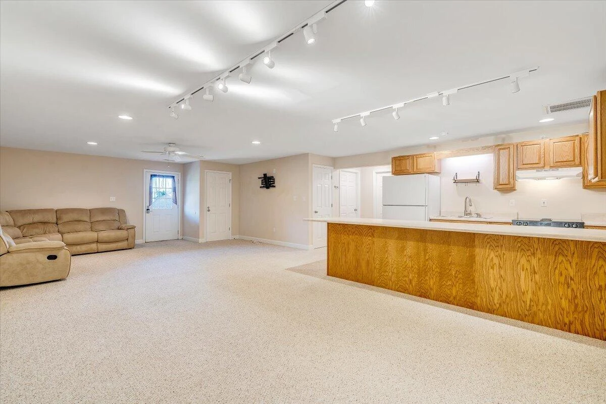2326 Lake Retreat RD - Photo 31