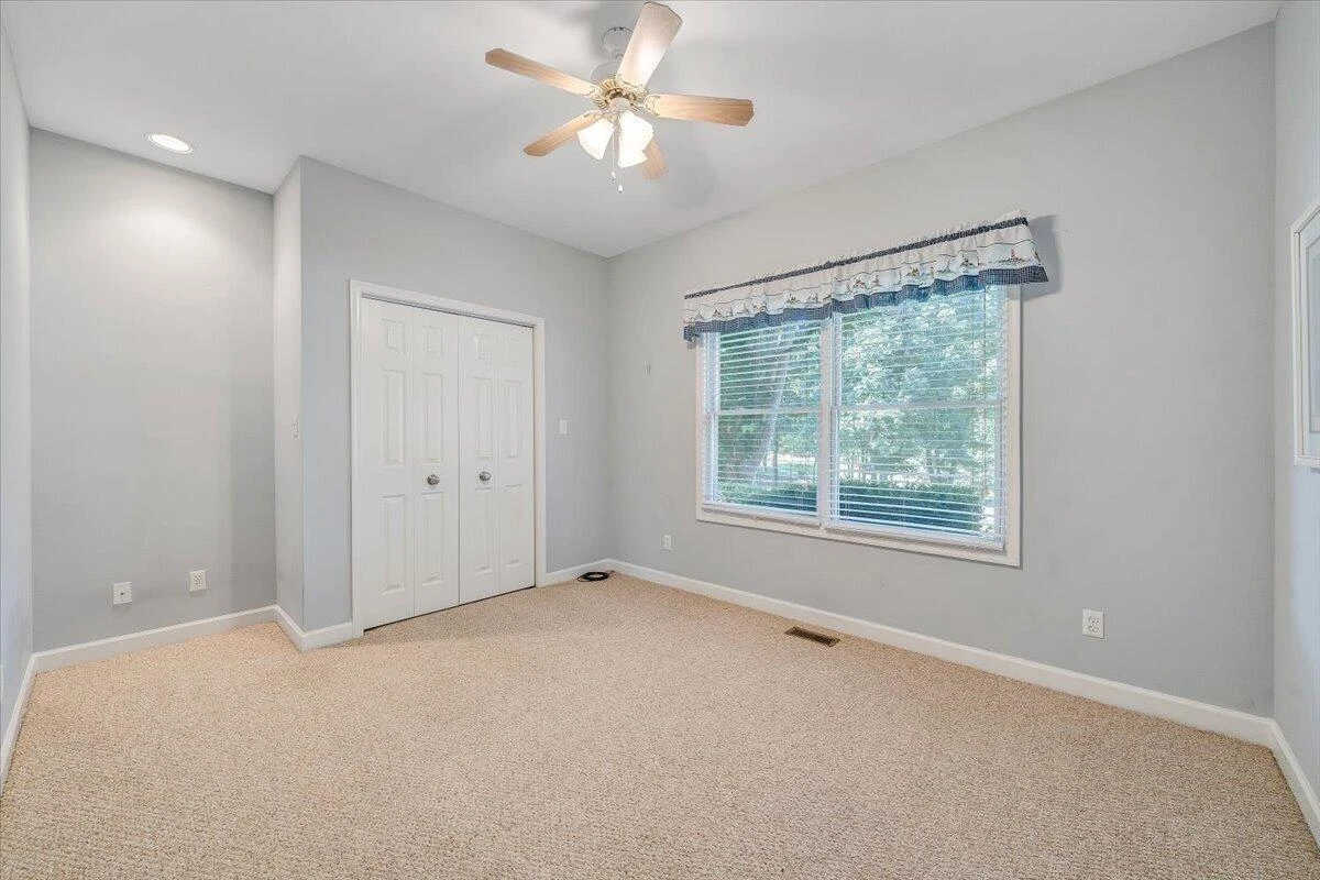 2326 Lake Retreat RD - Photo 41