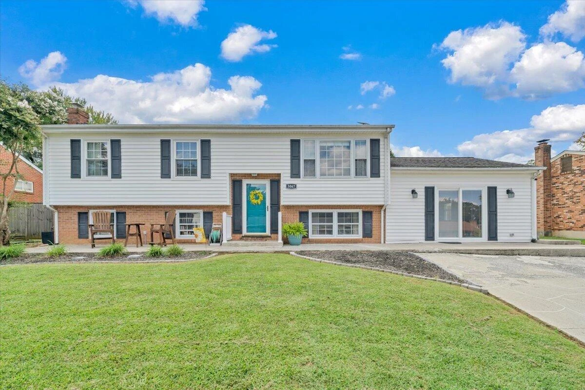 3067 Parham DR