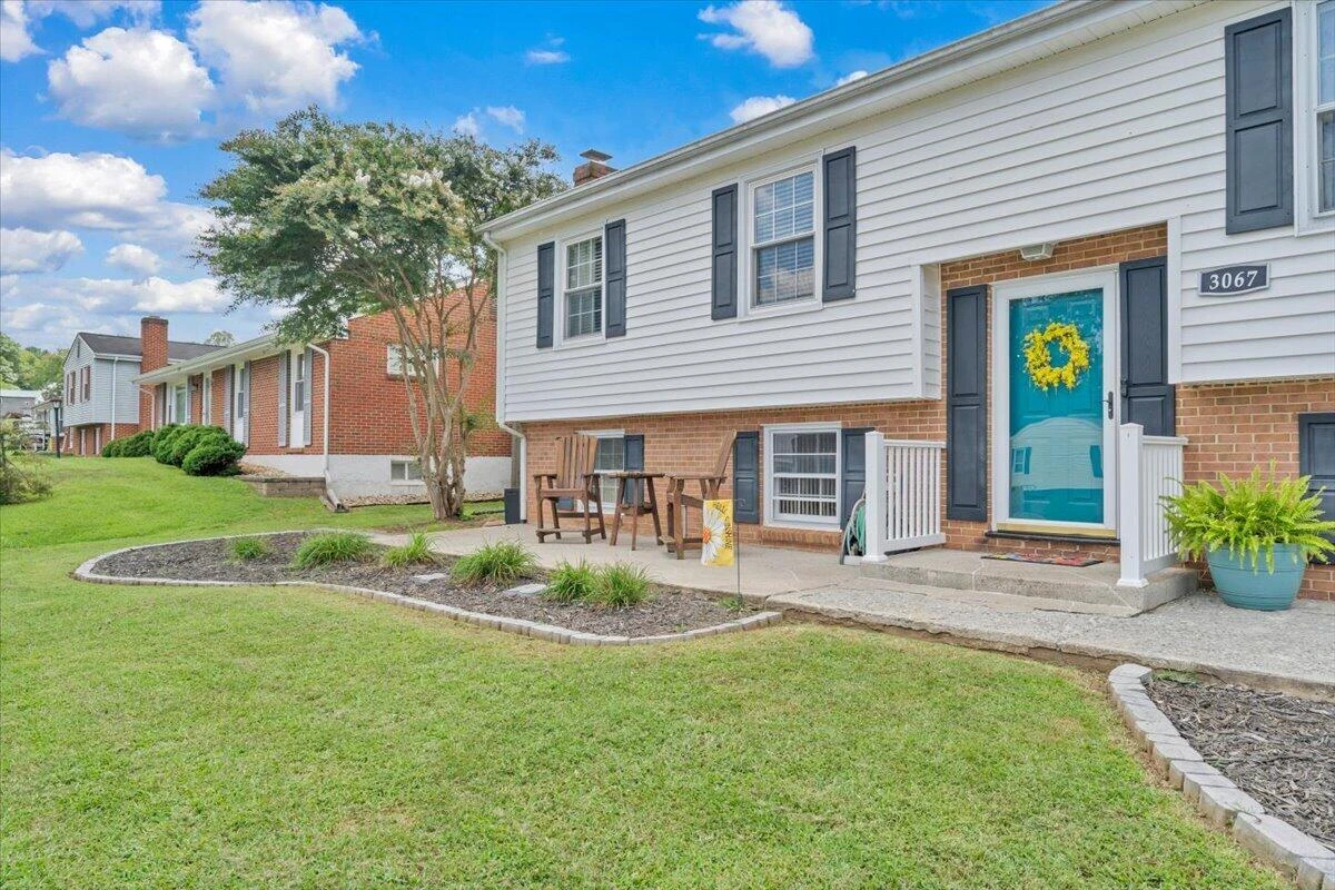 3067 Parham DR - Photo 5