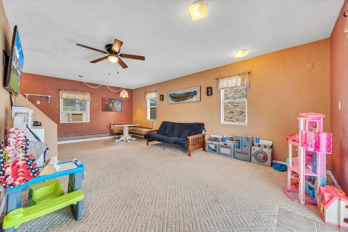 3067 Parham DR - Photo 32
