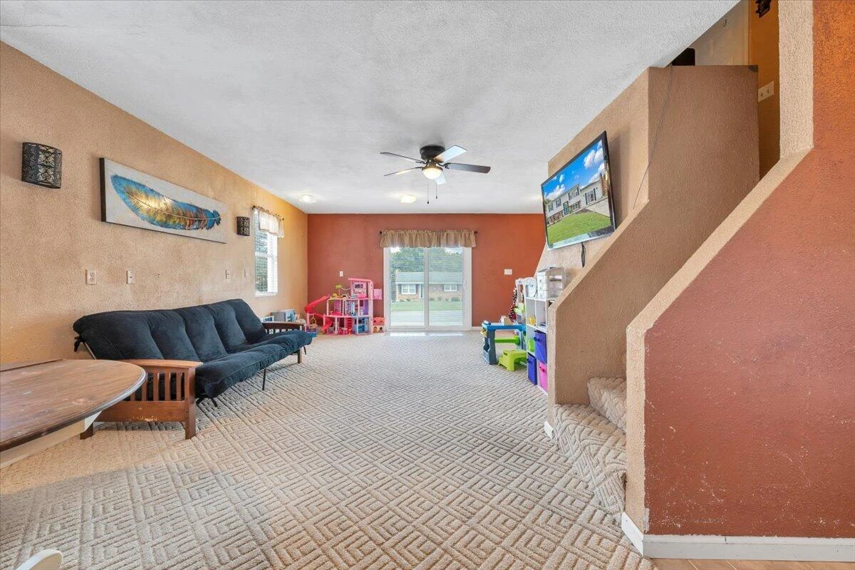 3067 Parham DR - Photo 35