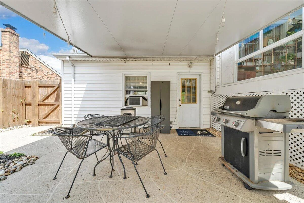 3067 Parham DR - Photo 36