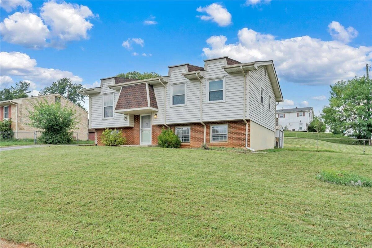 2203 Inge CIR - Photo 34