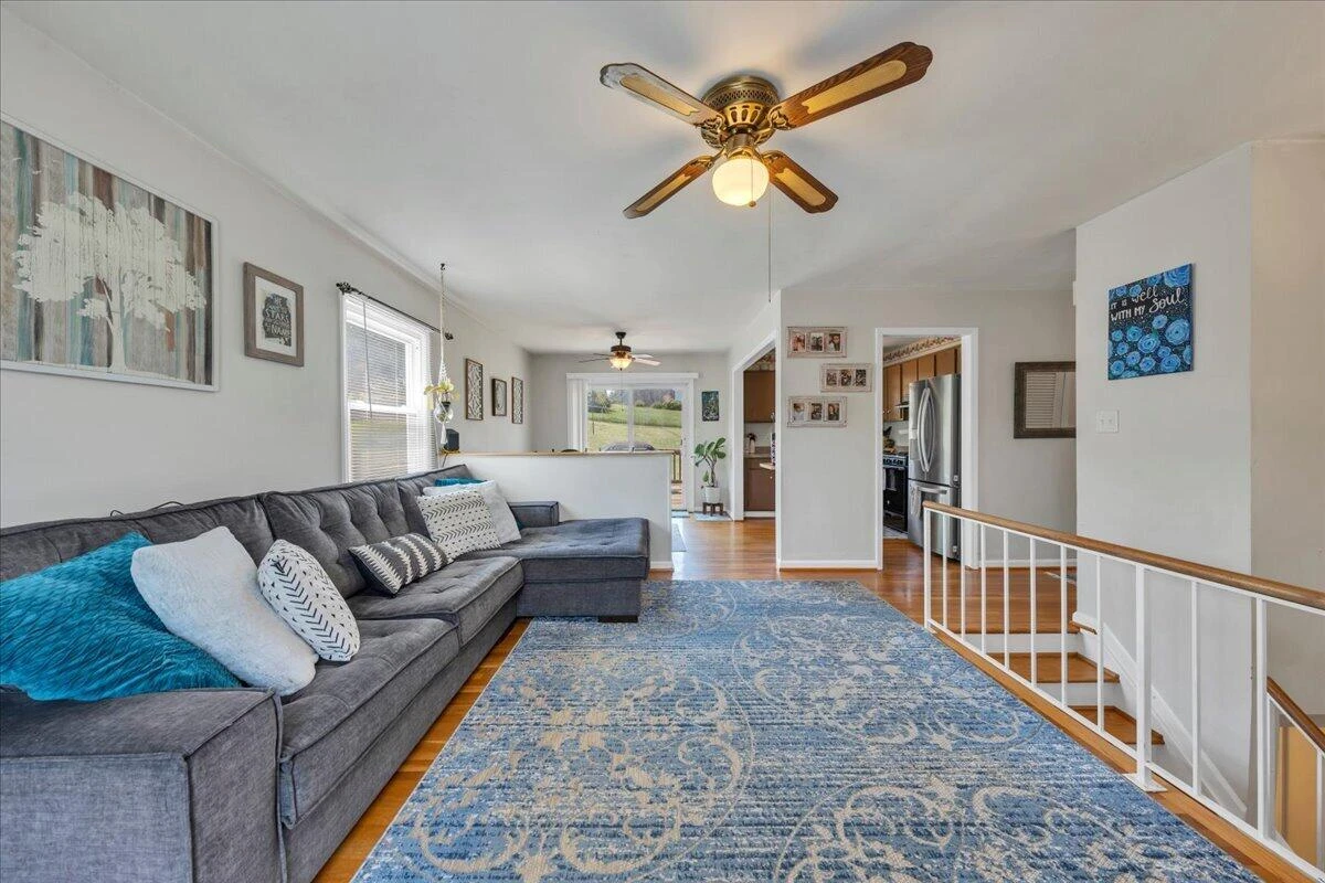 2203 Inge CIR - Photo 5