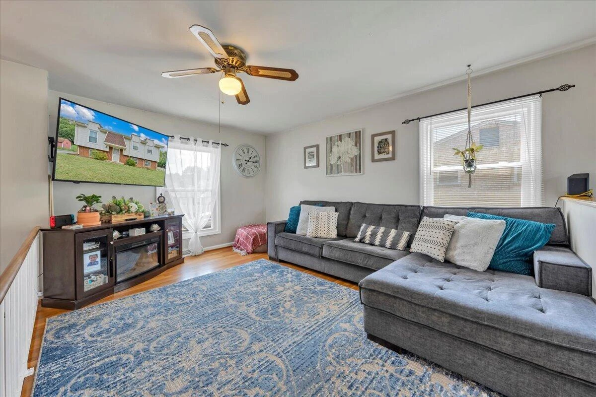 2203 Inge CIR - Photo 7