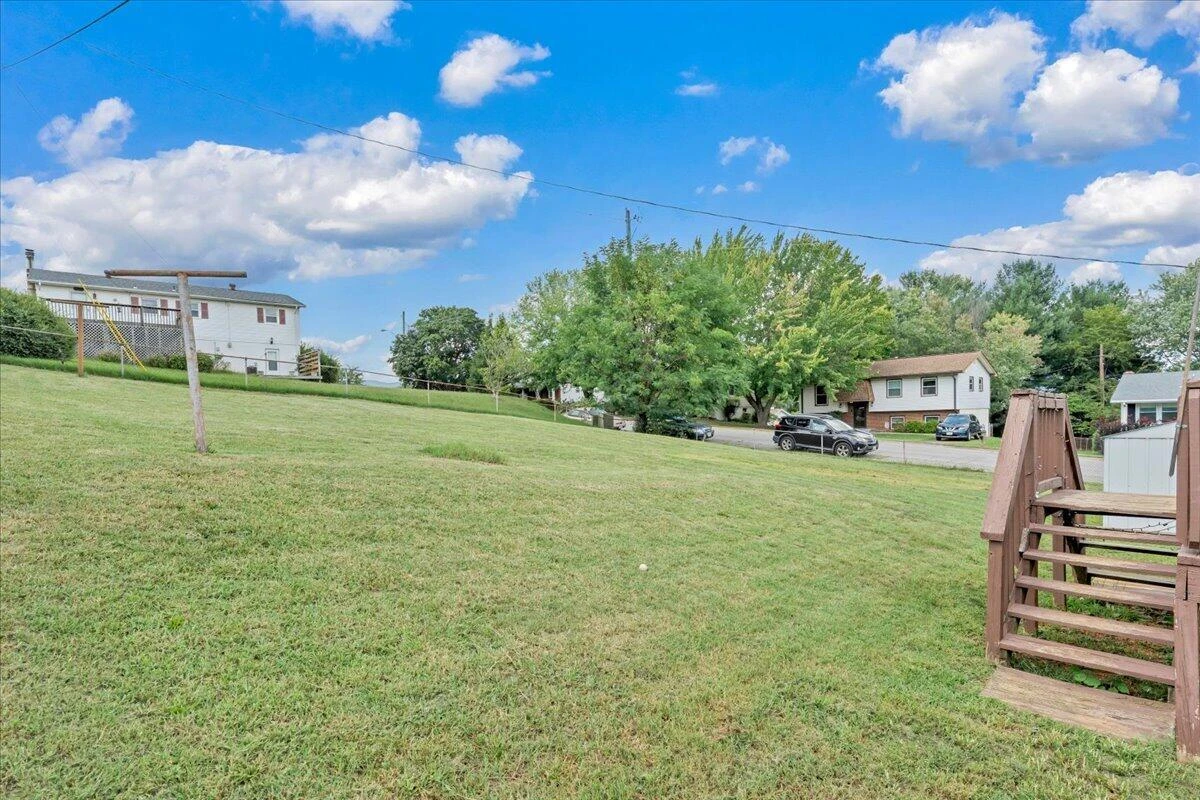 2203 Inge CIR - Photo 4