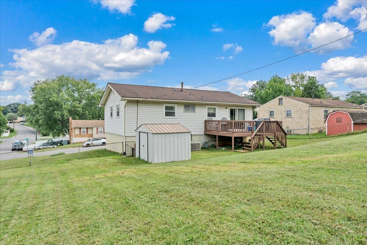 2203 Inge CIR - Photo 33