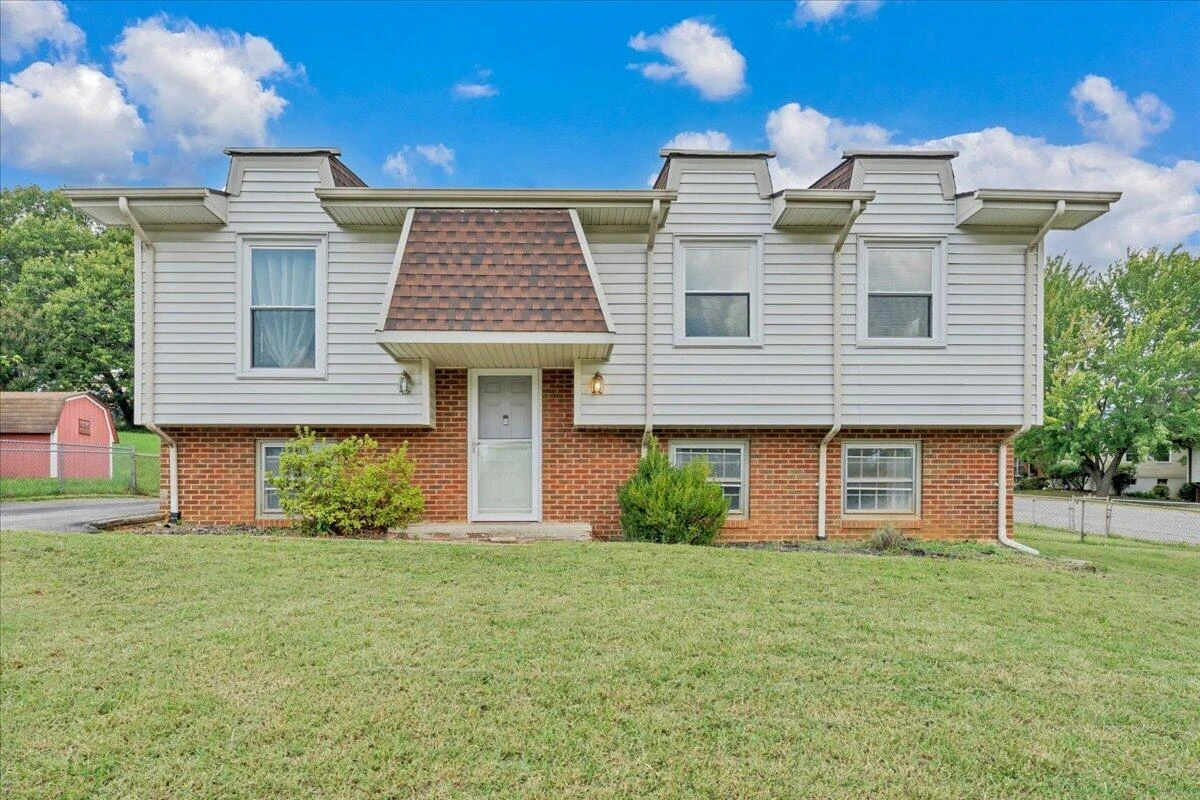 2203 Inge CIR - Photo 35