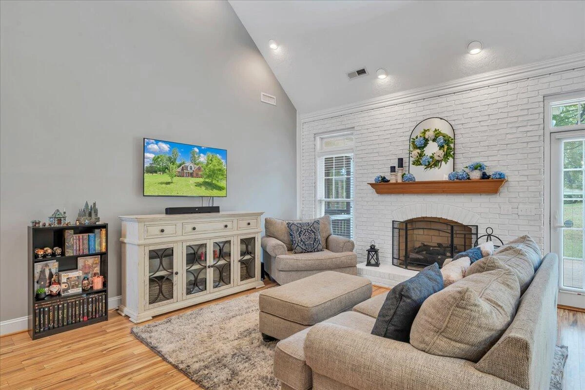 231 Freedom LN - Photo 9