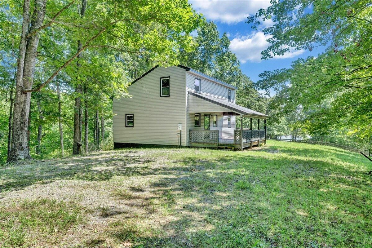 620 Varley LN - Photo 2