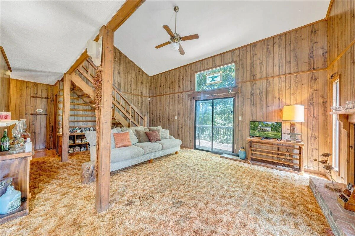 620 Varley LN - Photo 11