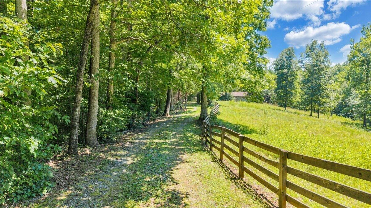 620 Varley LN - Photo 63