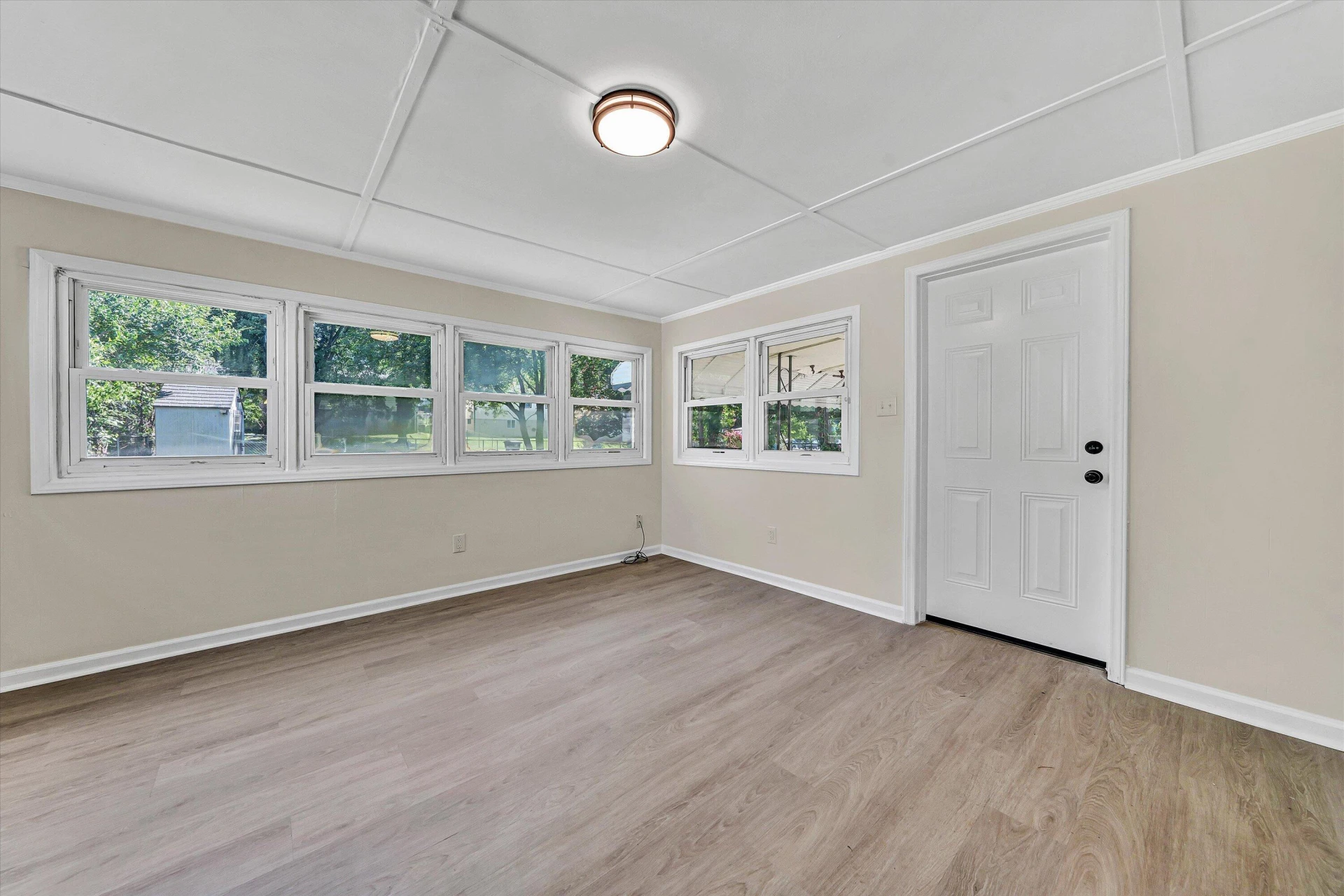 2542 Berkley AVE SW - Photo 14
