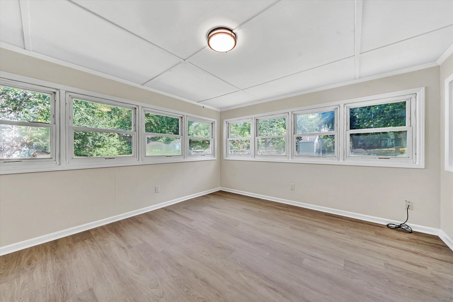 2542 Berkley AVE SW - Photo 16