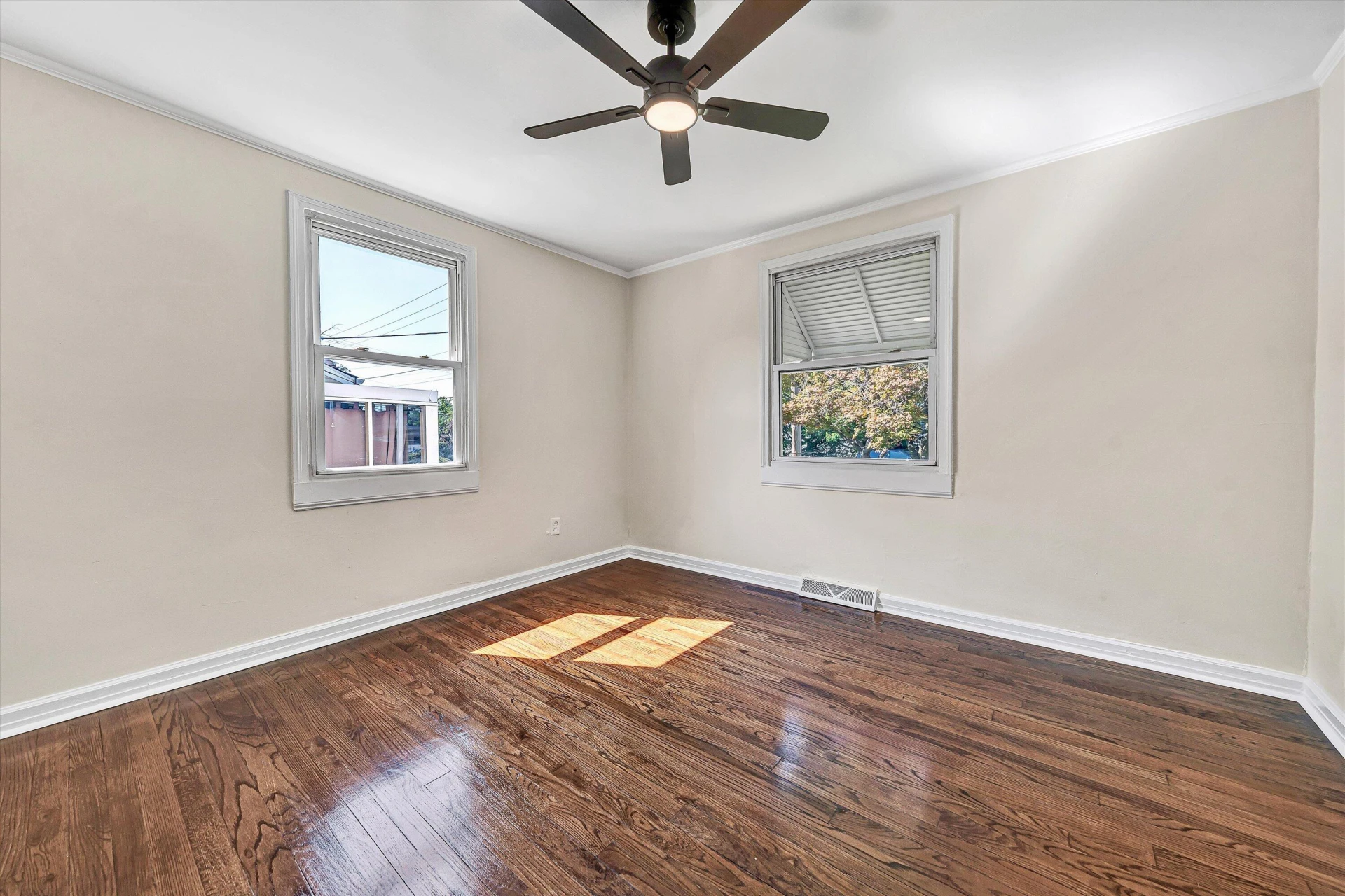 2542 Berkley AVE SW - Photo 19