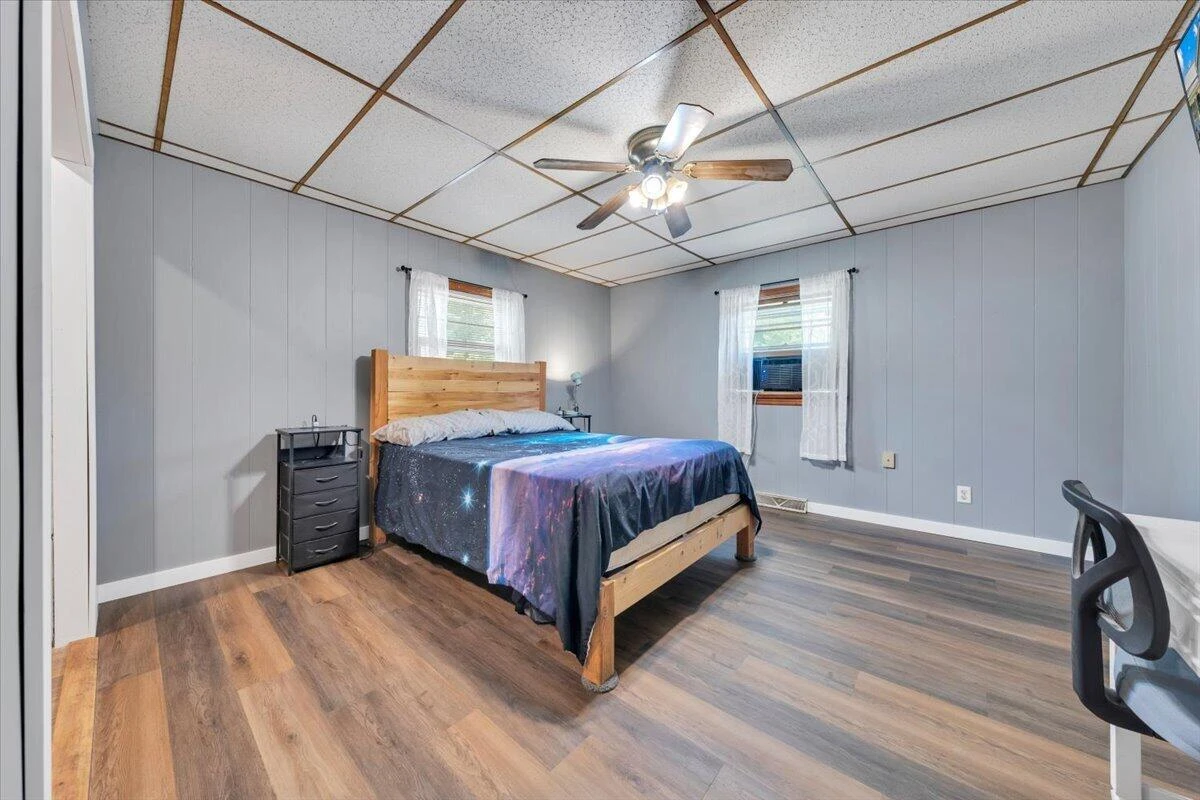 516 Railroad AVE - Photo 10