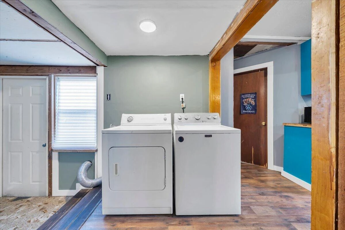 516 Railroad AVE - Photo 12