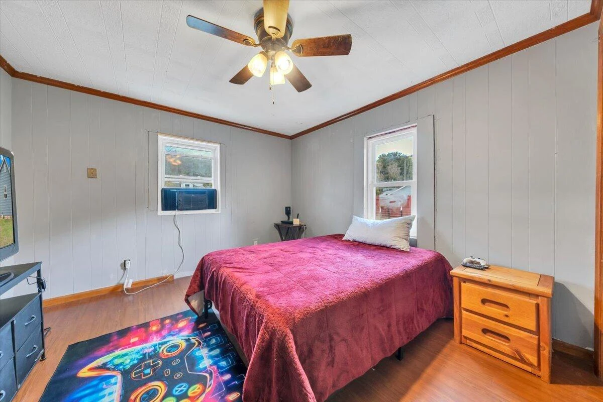 516 Railroad AVE - Photo 14
