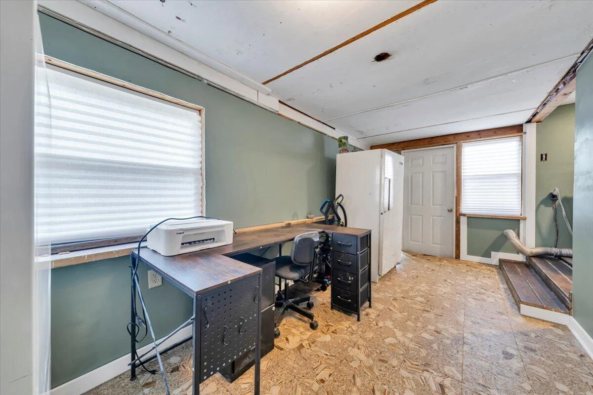516 Railroad AVE - Photo 18