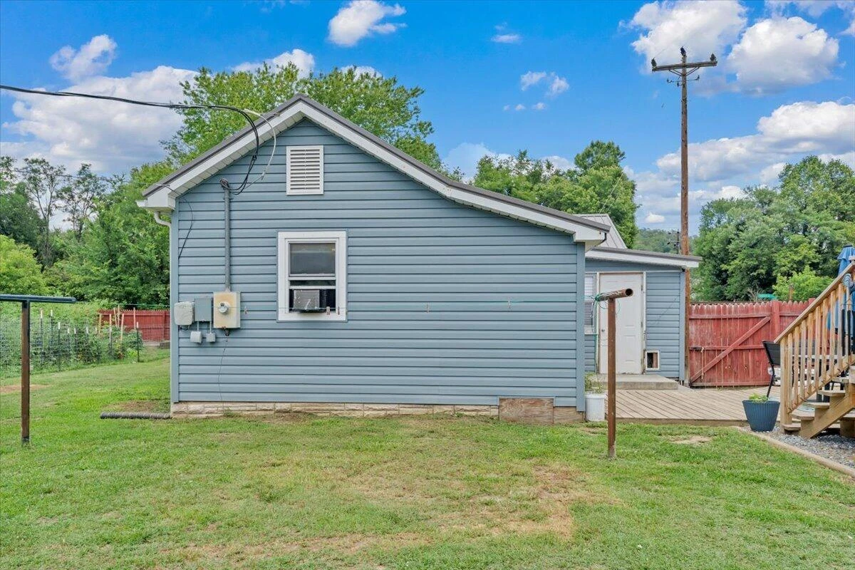 516 Railroad AVE - Photo 20