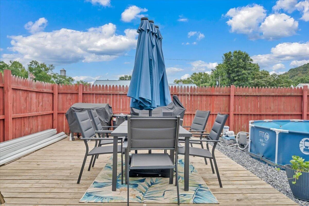 516 Railroad AVE - Photo 23