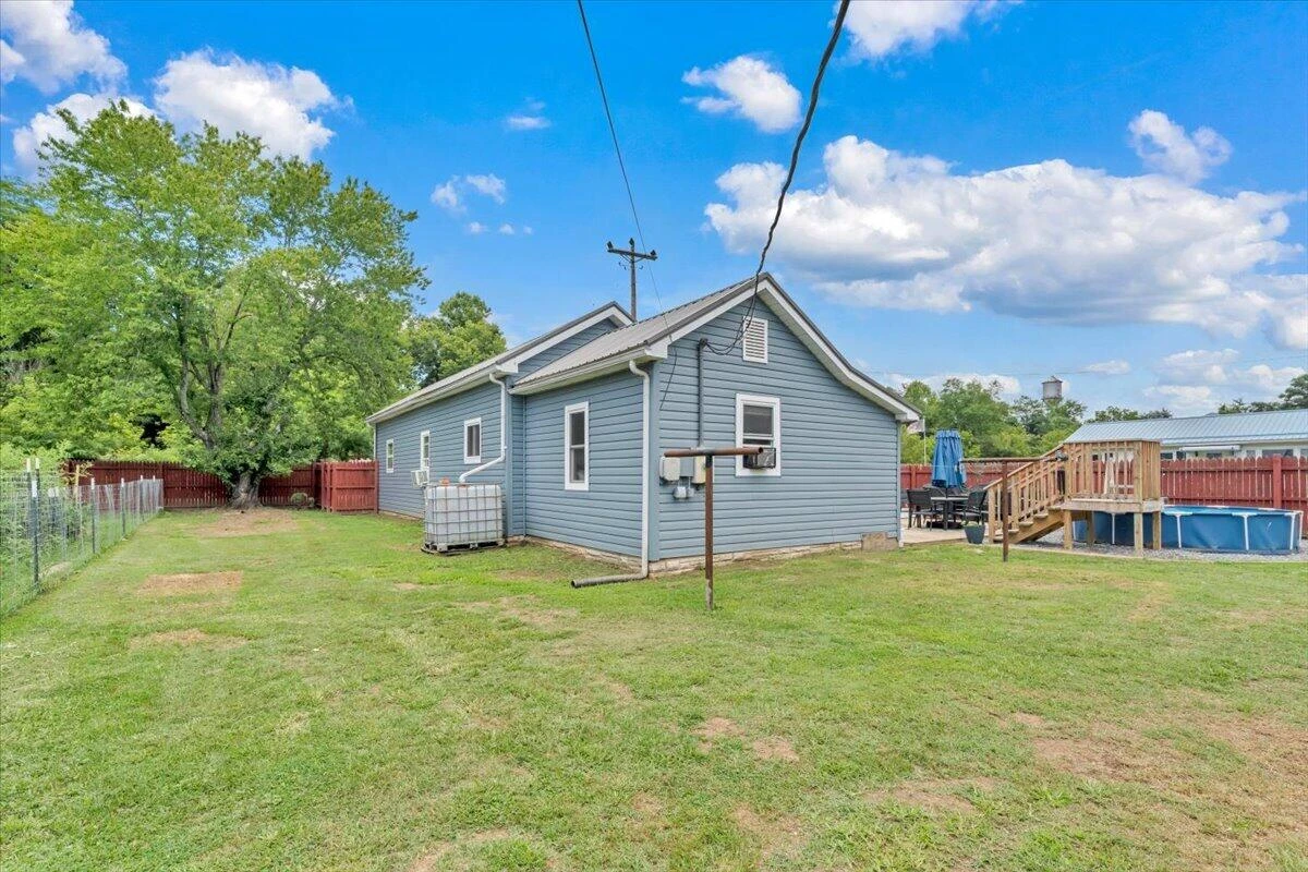 516 Railroad AVE - Photo 28