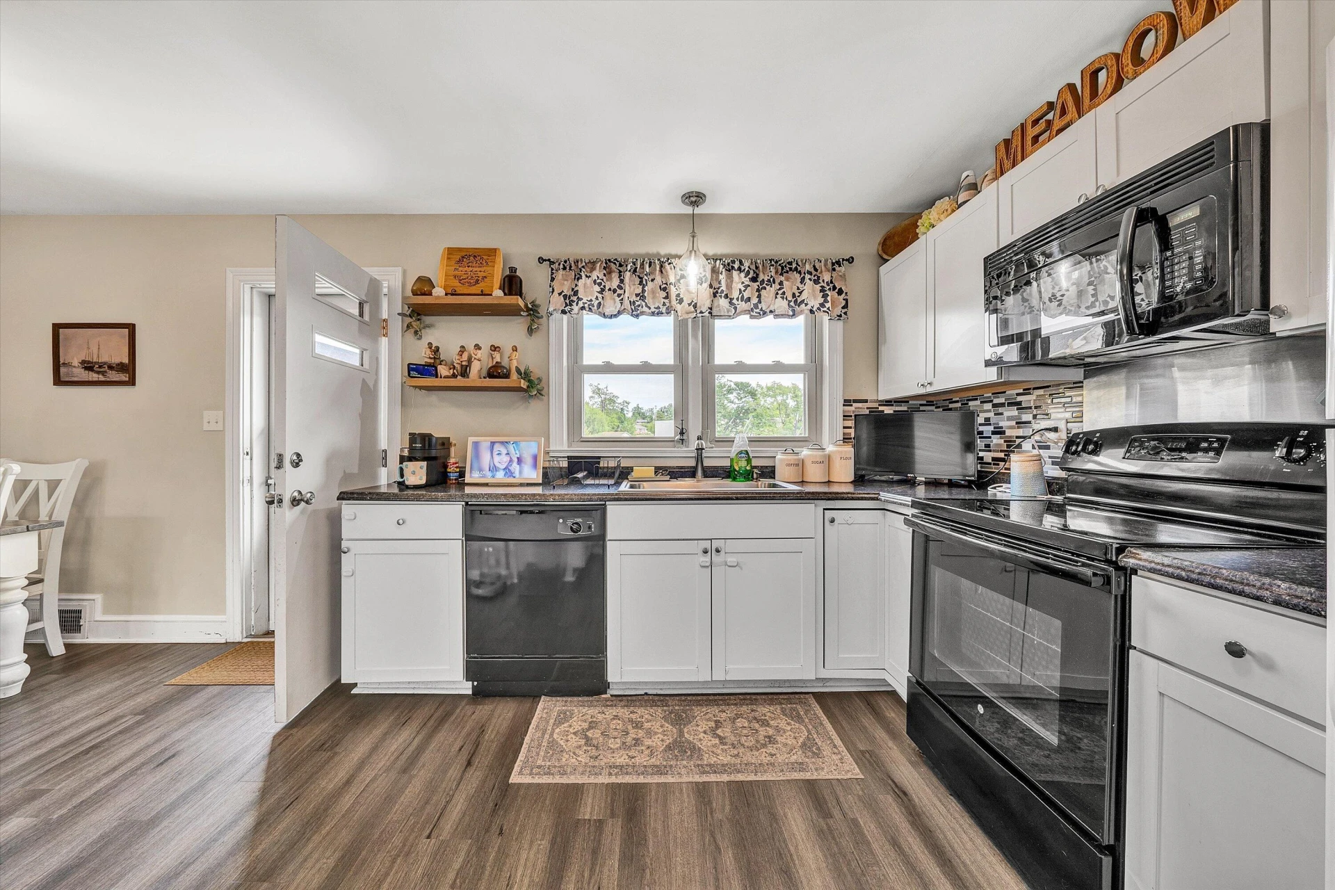 135 CENTER ST - Photo 10