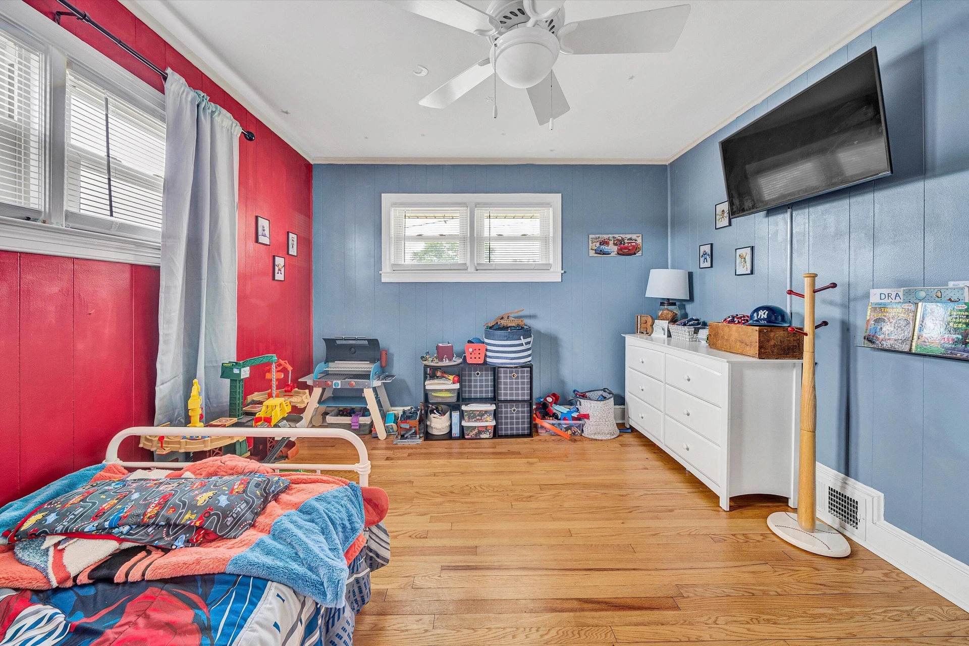 135 CENTER ST - Photo 18