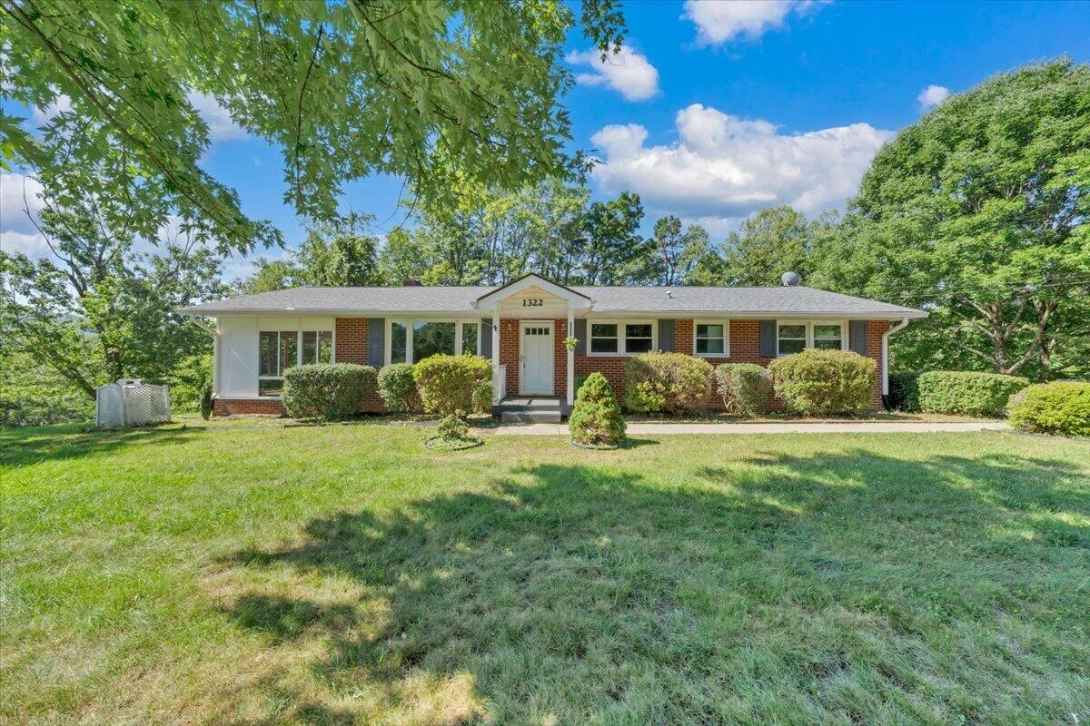 1322 Lakeridge CIR - Photo 10