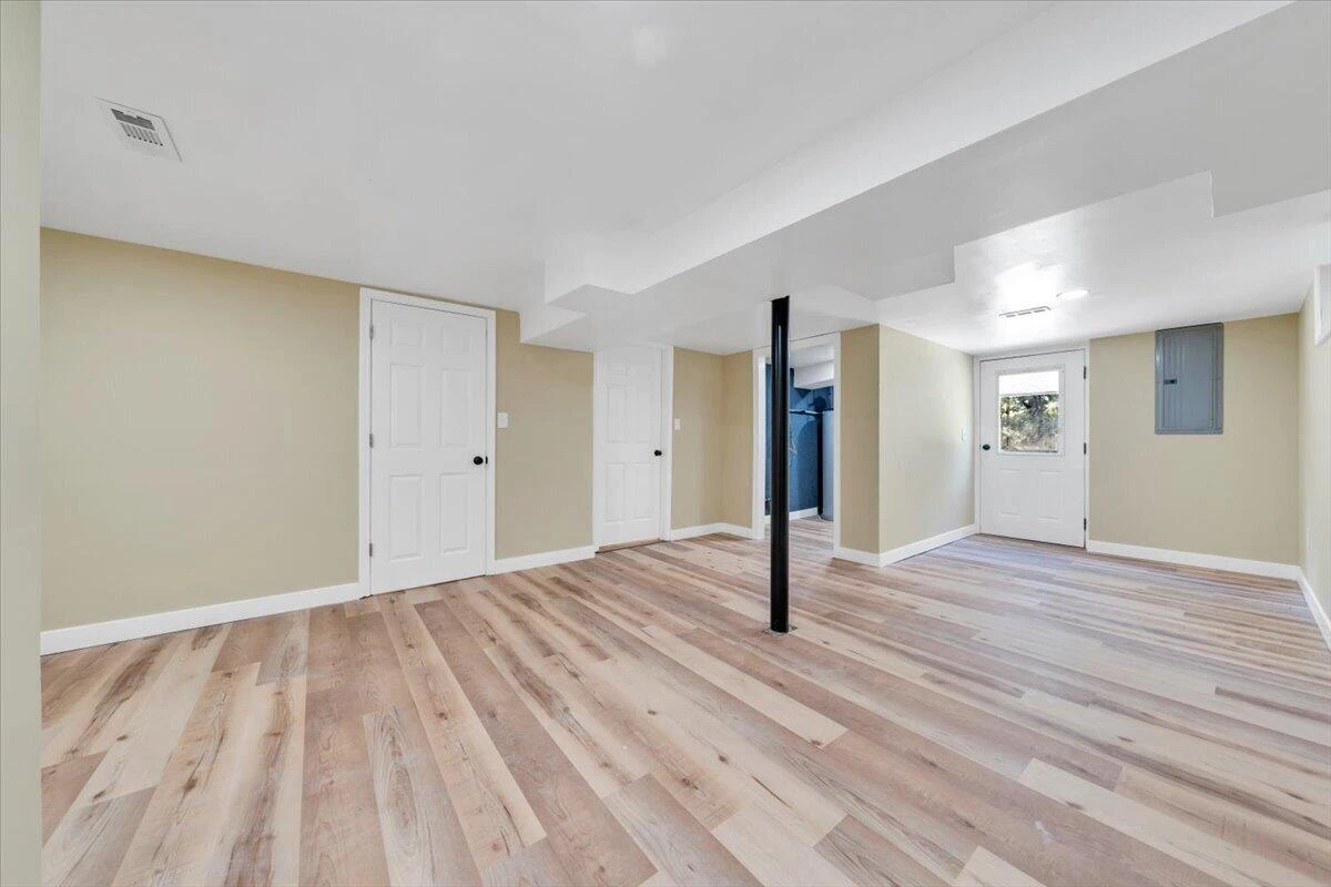 1322 Lakeridge CIR - Photo 12