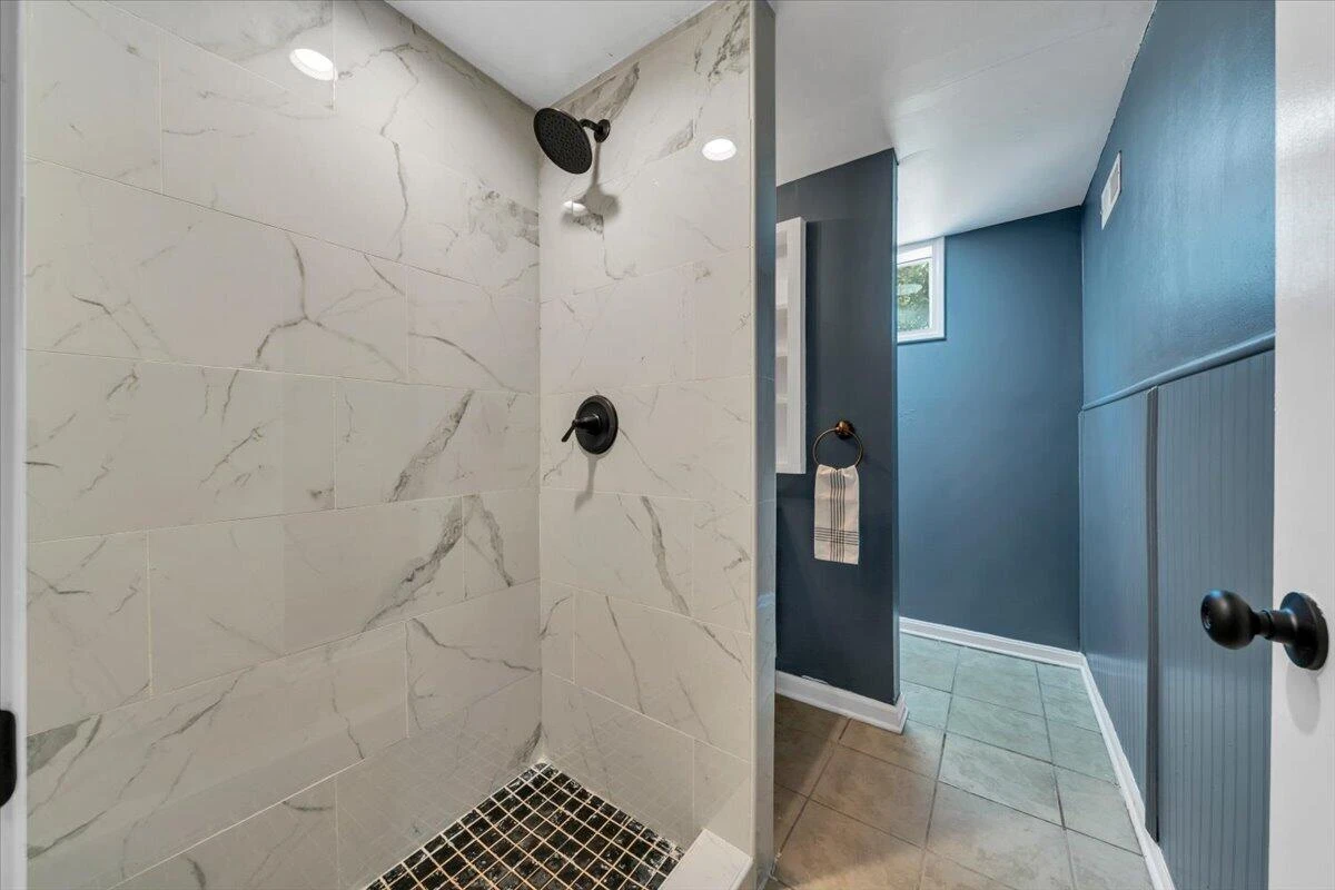 1322 Lakeridge CIR - Photo 17