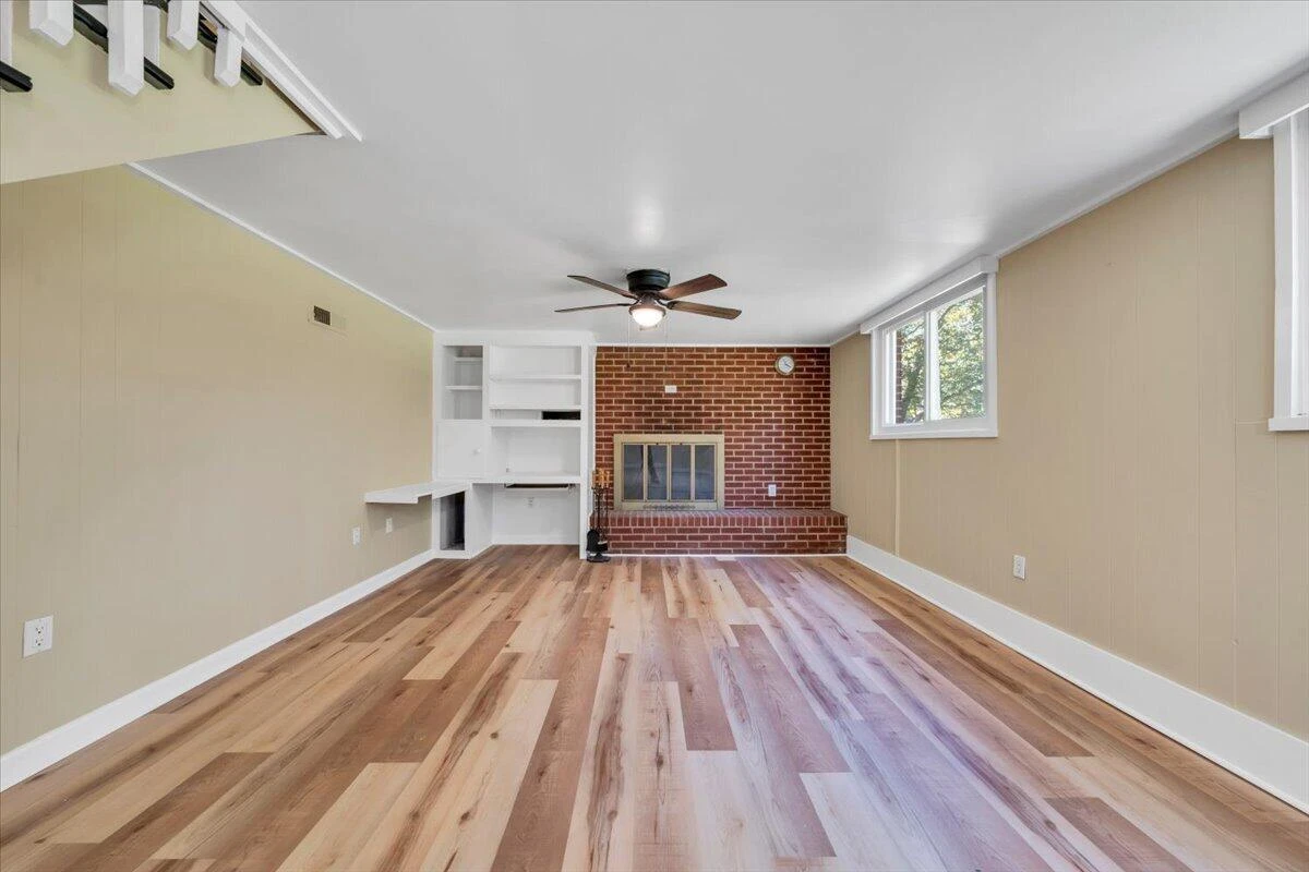 1322 Lakeridge CIR - Photo 18