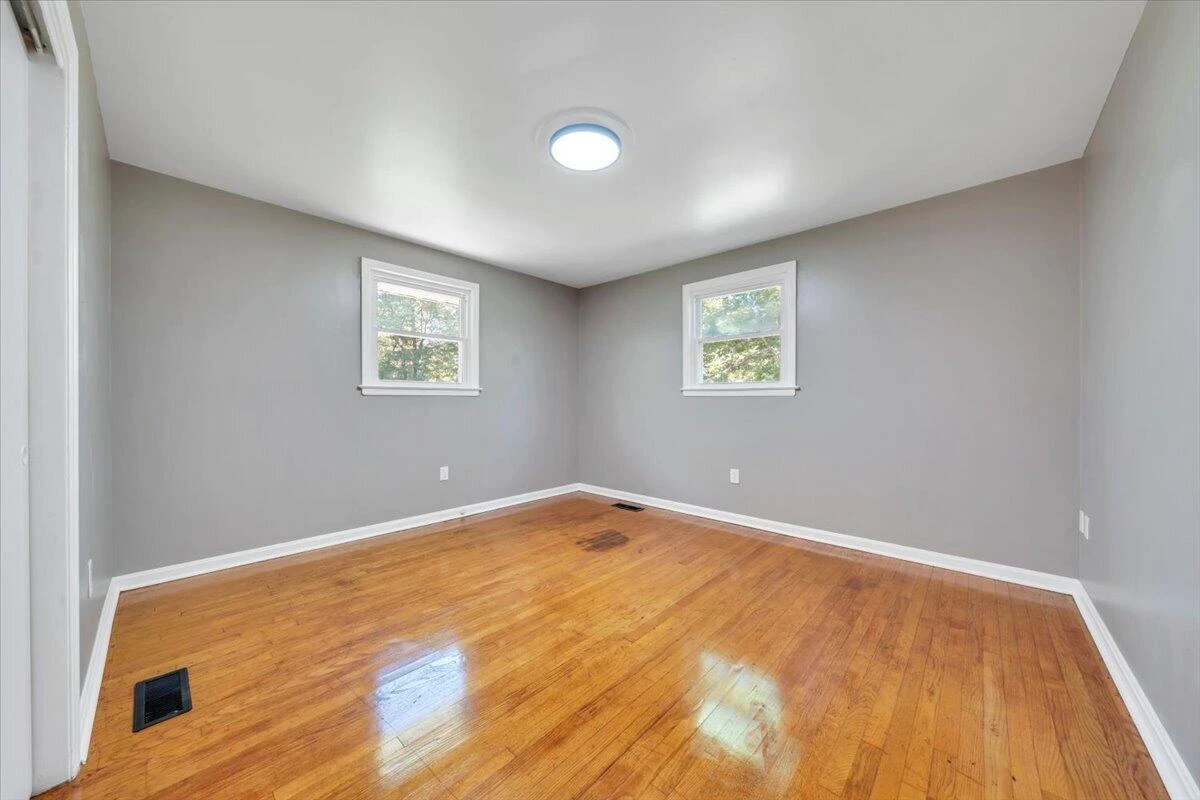 1322 Lakeridge CIR - Photo 24