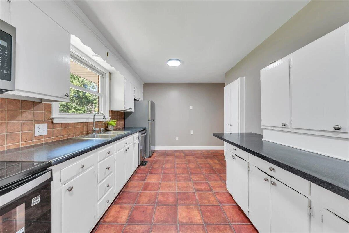 1322 Lakeridge CIR - Photo 34